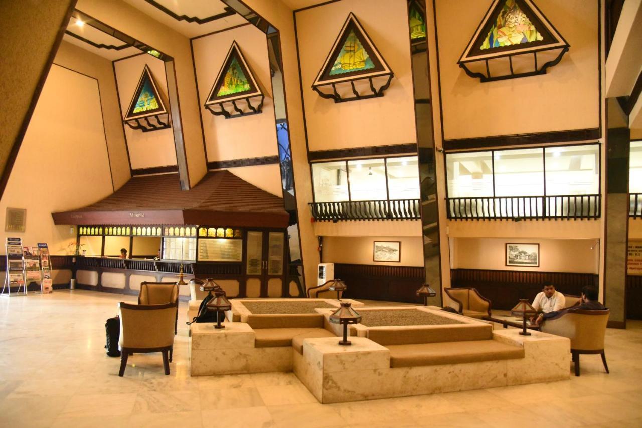 Manuelsons Malabar Palace Kozhikode Ngoại thất bức ảnh