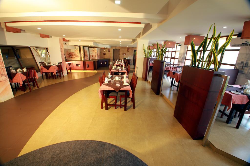 Manuelsons Malabar Palace Kozhikode Ngoại thất bức ảnh