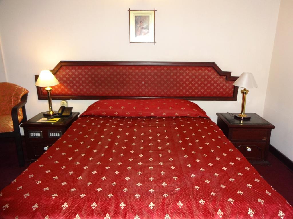 Manuelsons Malabar Palace Kozhikode Ngoại thất bức ảnh