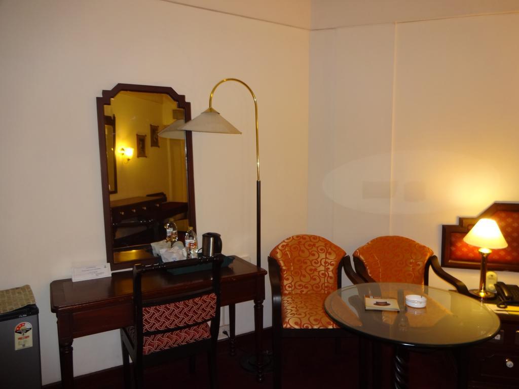 Manuelsons Malabar Palace Kozhikode Ngoại thất bức ảnh
