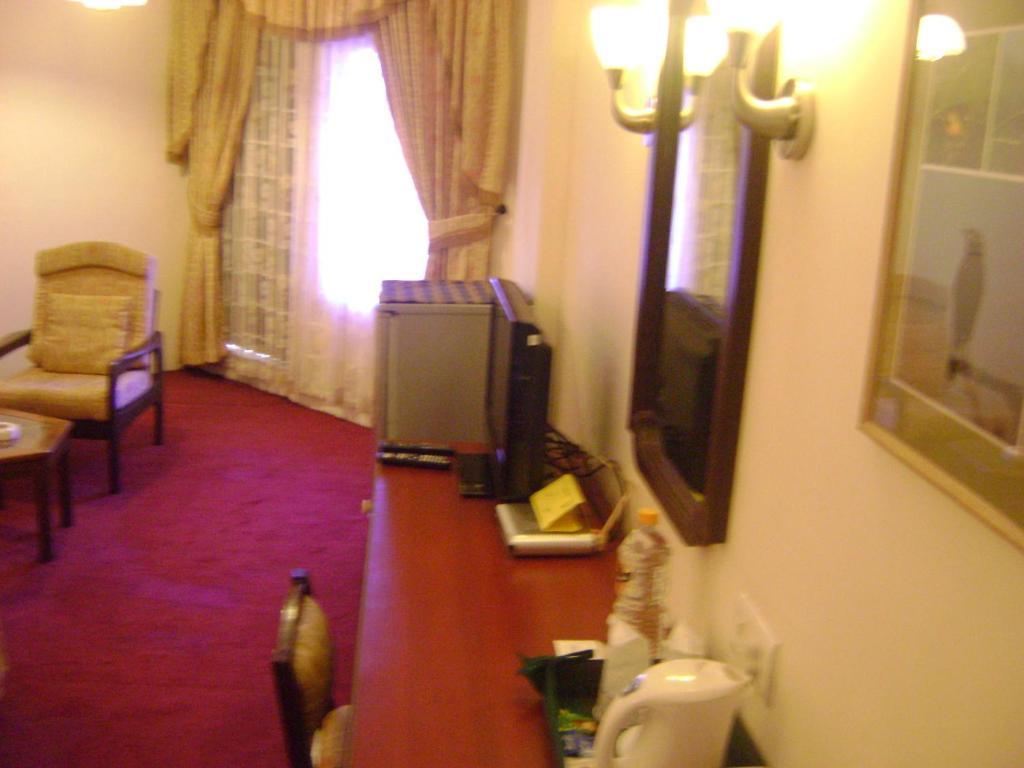 Manuelsons Malabar Palace Kozhikode Ngoại thất bức ảnh